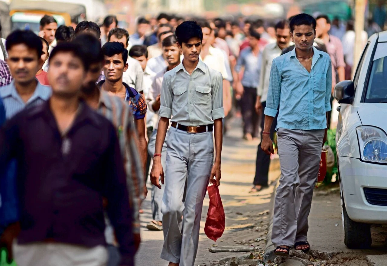 India should raise minimum wage or adopt a living wage approach